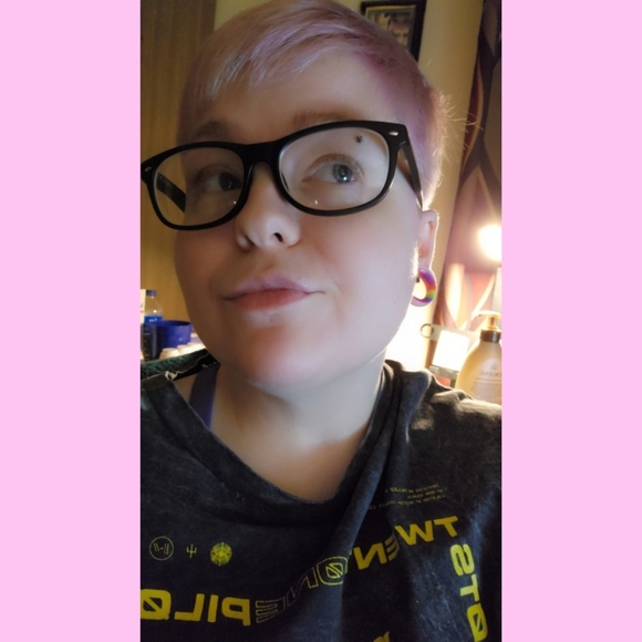 Meet your Posher, Tara - Picture 3 of 4